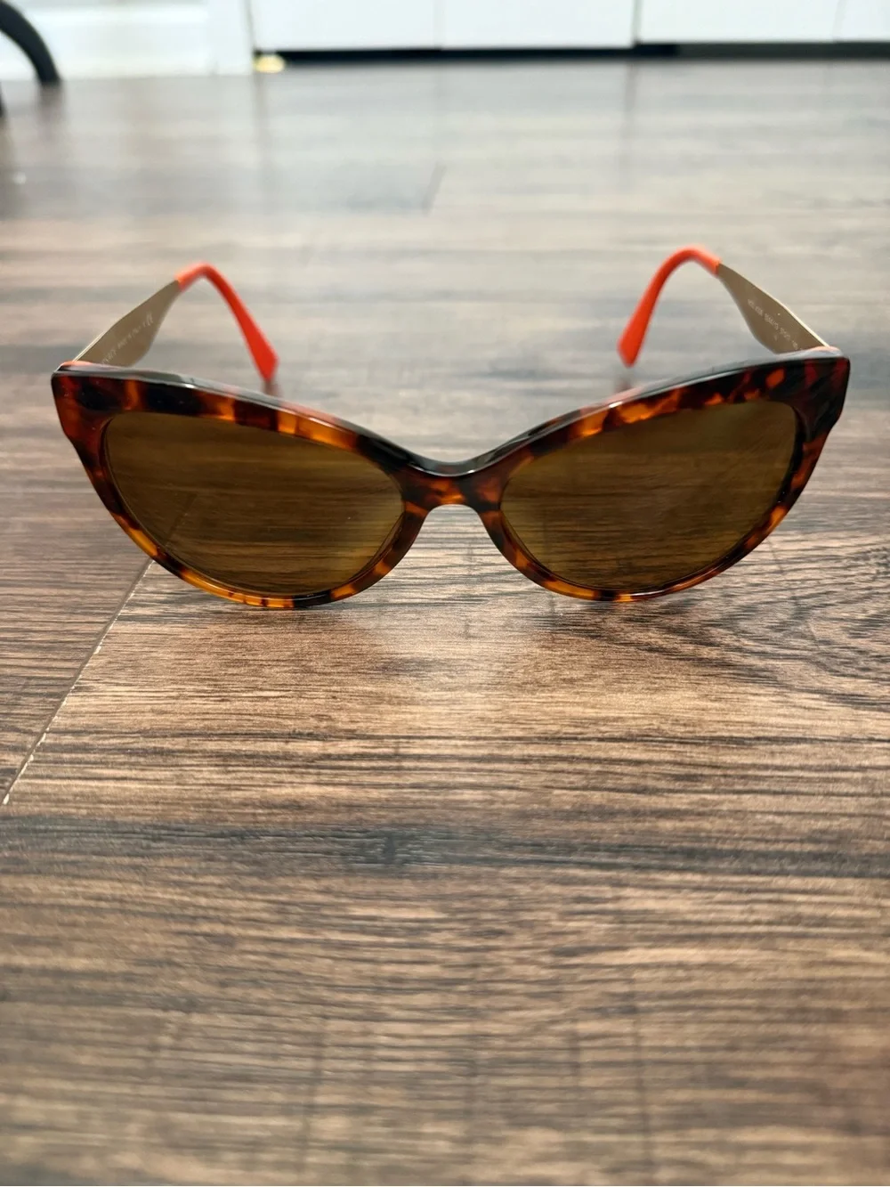 Versace Tortoiseshell Cat-Eye Sunglasses